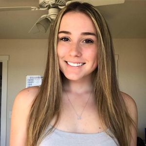 Meet your Posher, Brenna